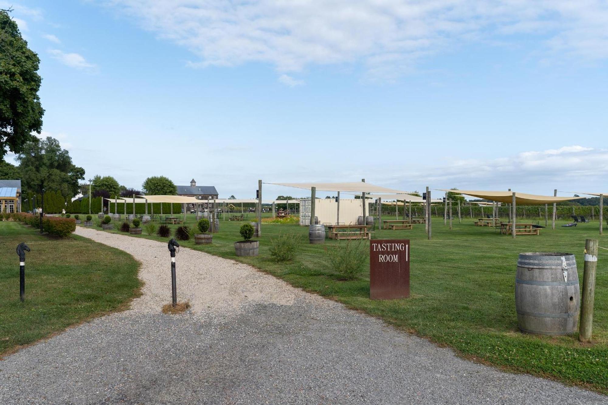 Nature'S Paradise: Private Dock & Water Views Mattituck Bagian luar foto