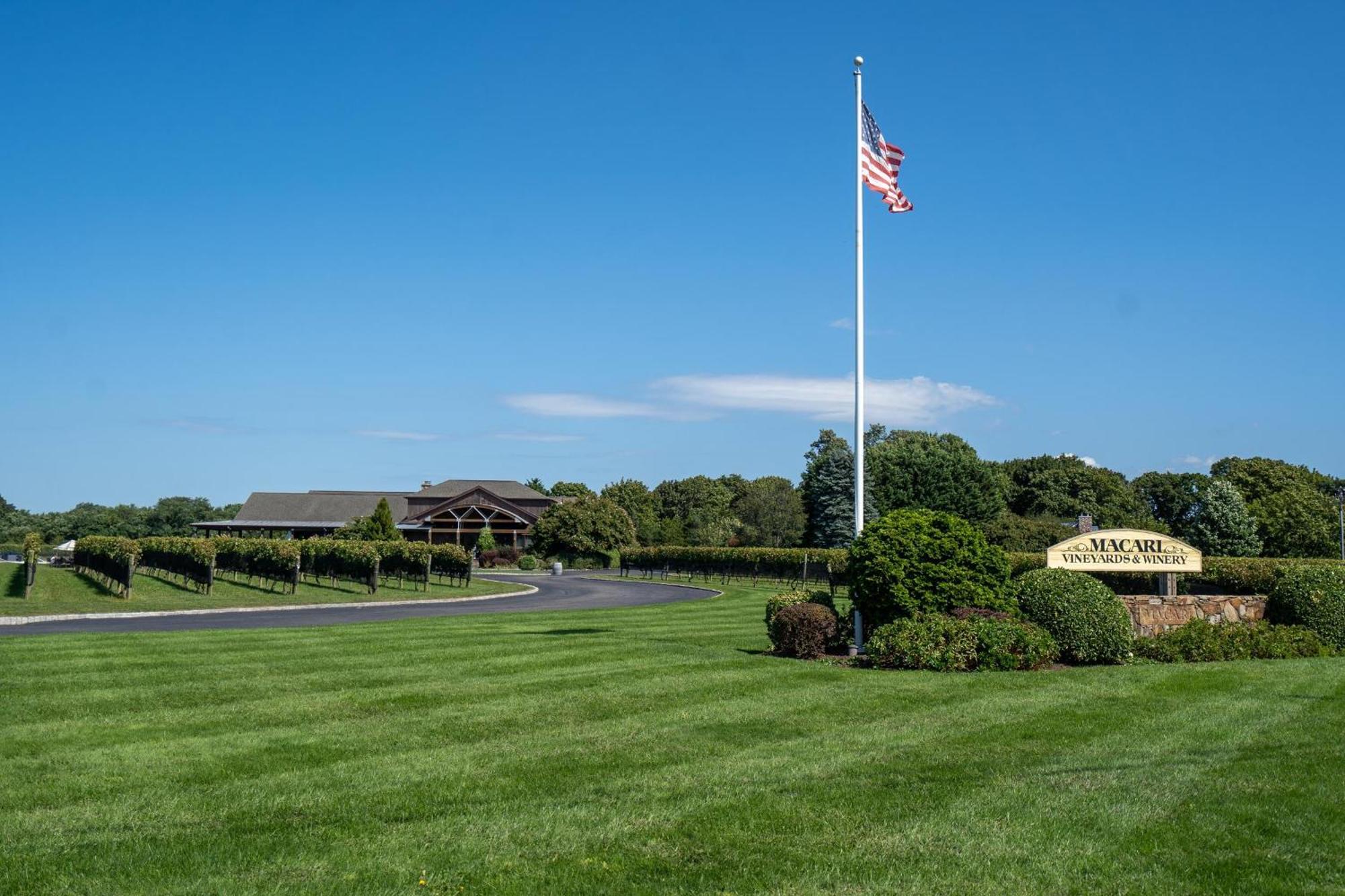 Nature'S Paradise: Private Dock & Water Views Mattituck Bagian luar foto
